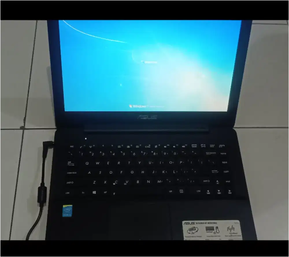 Laptop asus X455LA Core i3 4030 mulus
