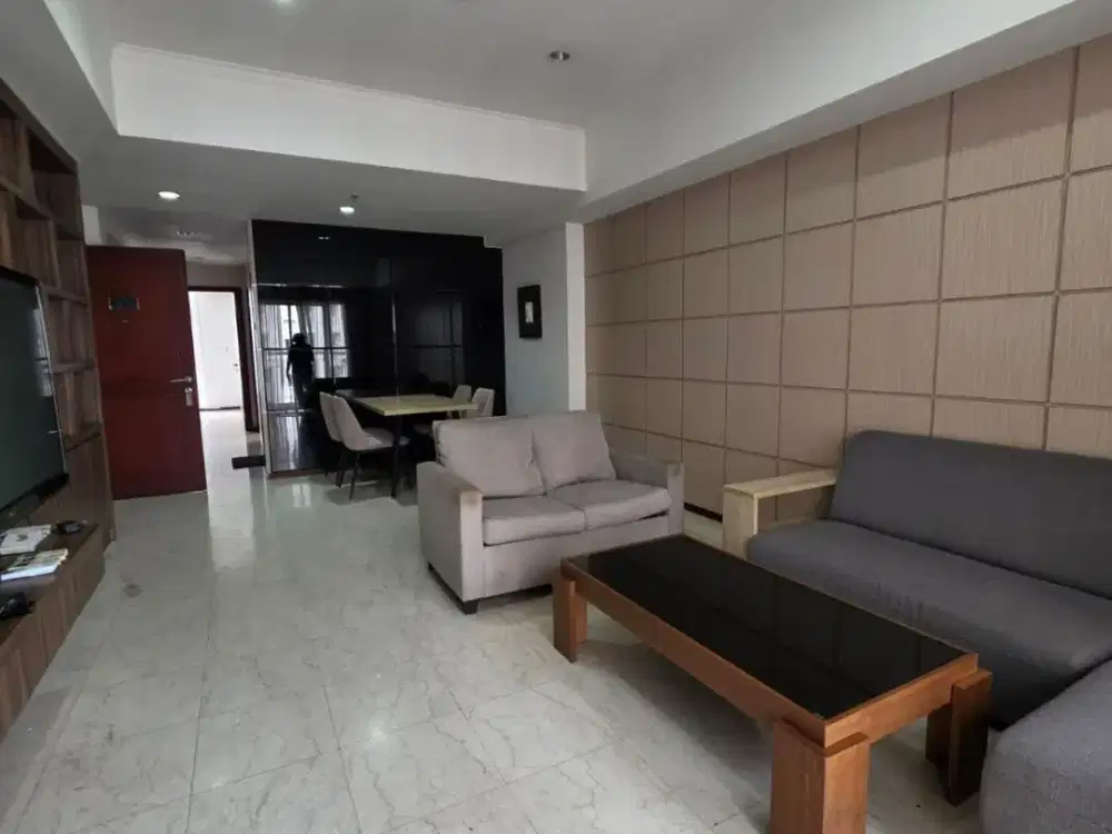 Disewakan Unit Apartemen Royal Mediterania Garden Residence Tipe 3Br+ Furnish Private Lift