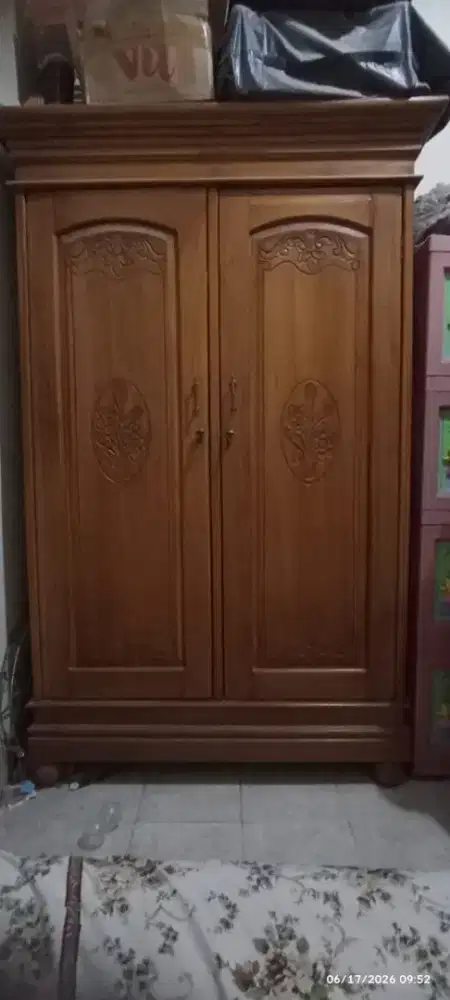 Di jual satset lemari 2 pintu