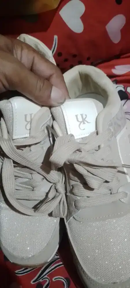 JUA RUGI SEPATU BARU SAIS 37