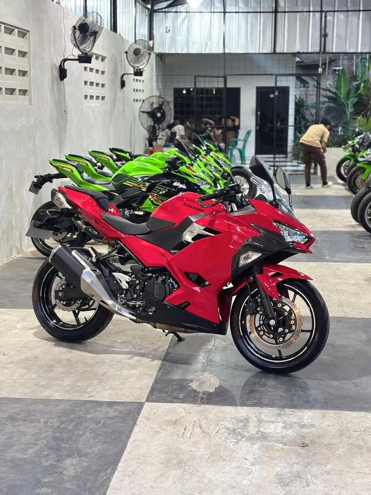 ALL NEW NINJA 250 LIKE NEW