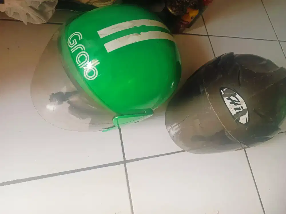 Helm second 2 buah