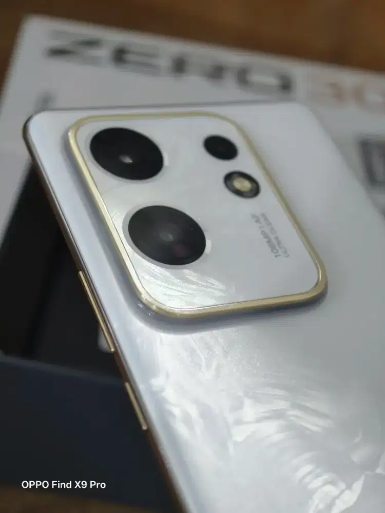 Infinix Zero 30 8/256 4G bekas resmi