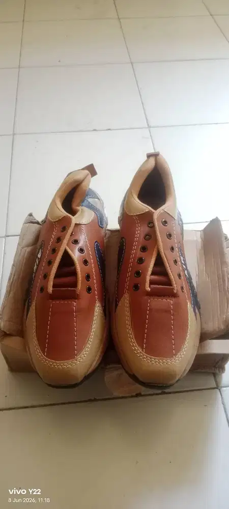 Barang masih mulus di depannya
