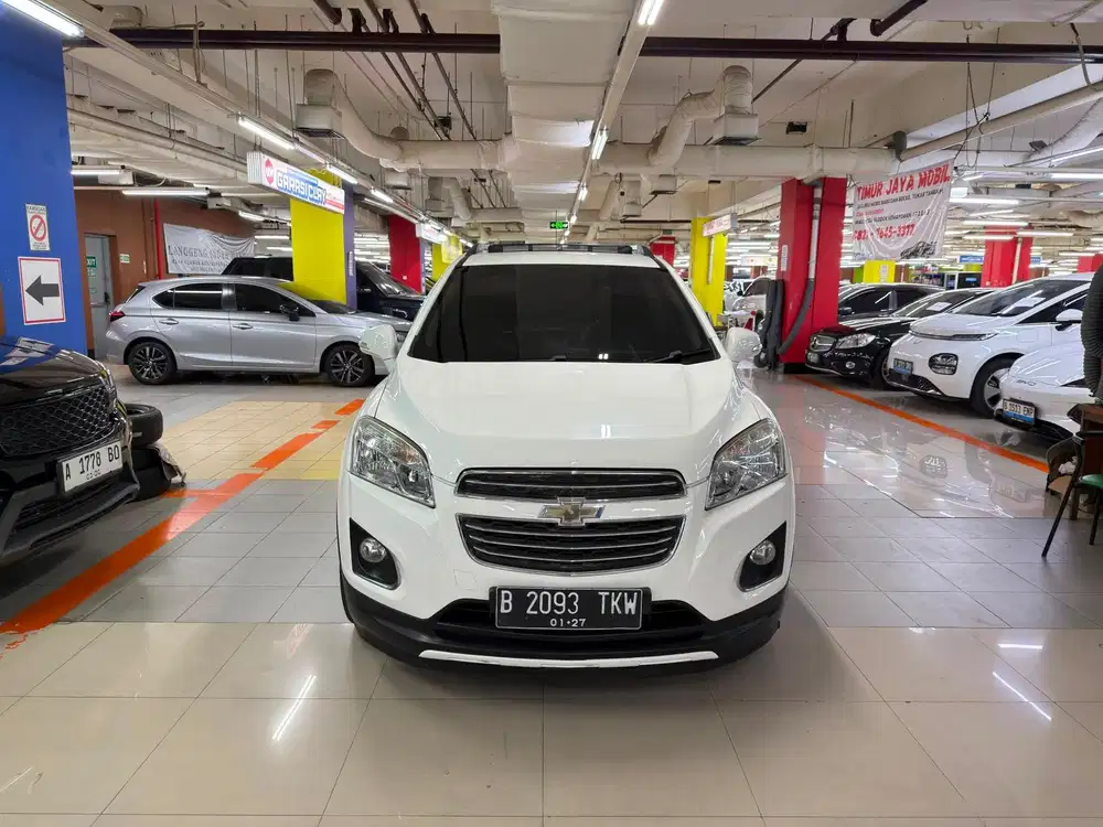 Chevrolet Trax Ltz 2016 Bensin Puti Sunroof