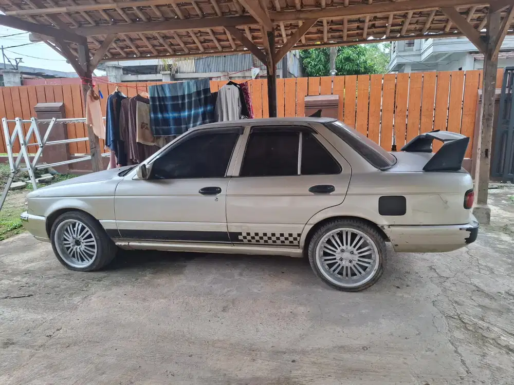 Nissan Sunny 1997 Bensin