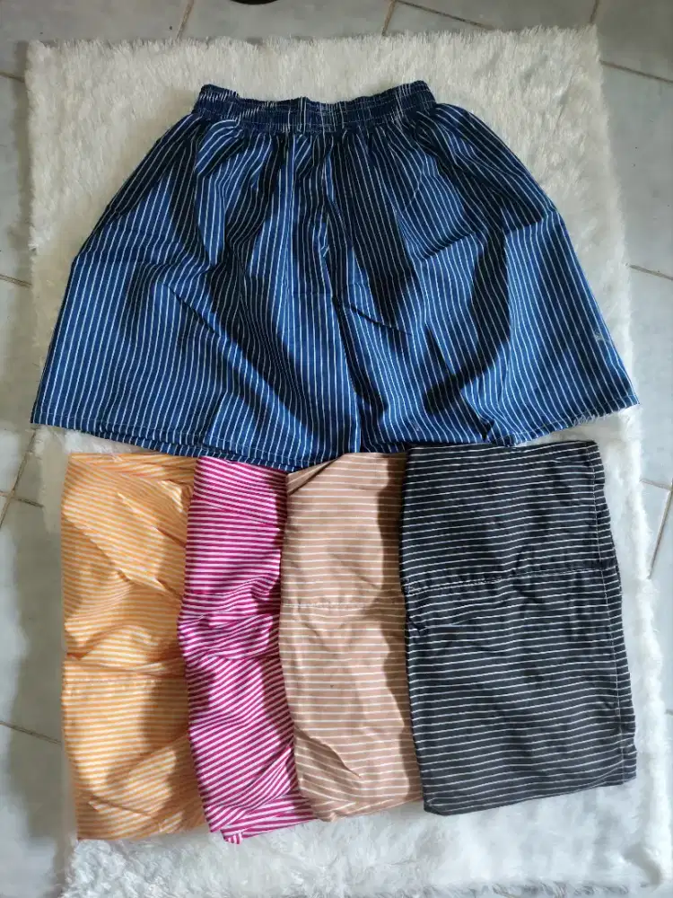 Celana pendek pria wanita unisex