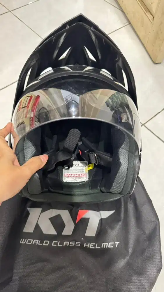 Helm KYT VENOM LIKE NEW (BLACK)