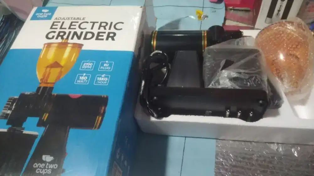 Grinder electrik ( gilingan kopi )