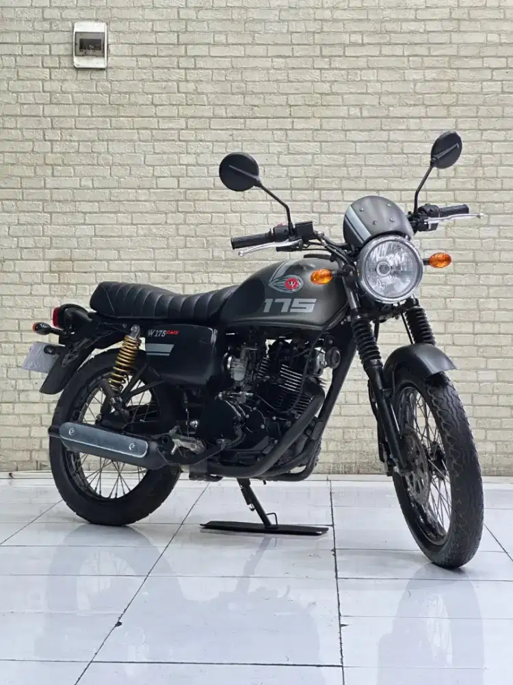 Retro Clasic‼️Kawasaki W175 Cafe 2019 Grey Termurah
- Mustika Motoshop