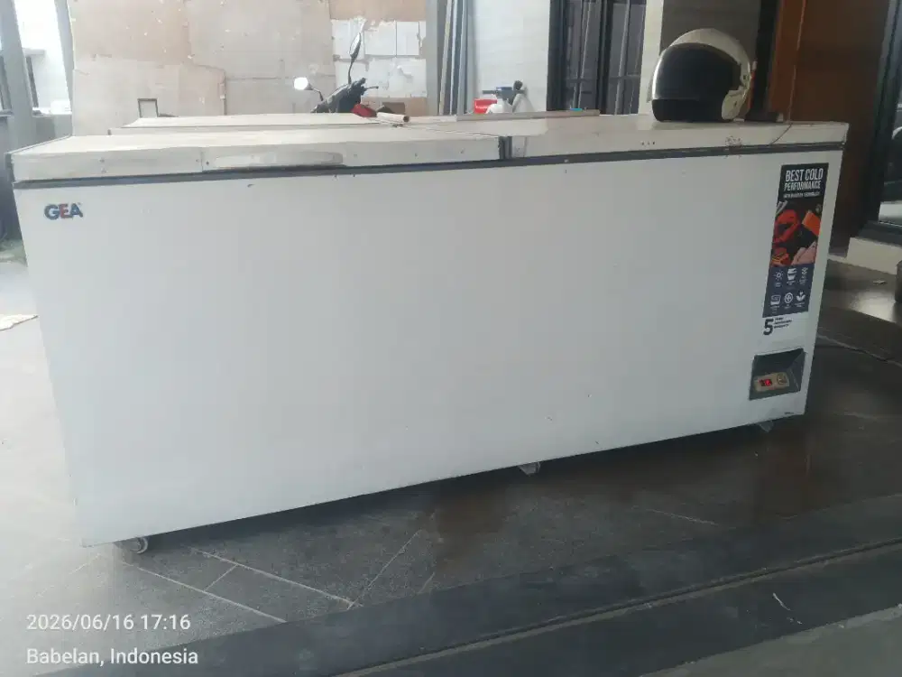 Freezer box second bekas 900 l gea