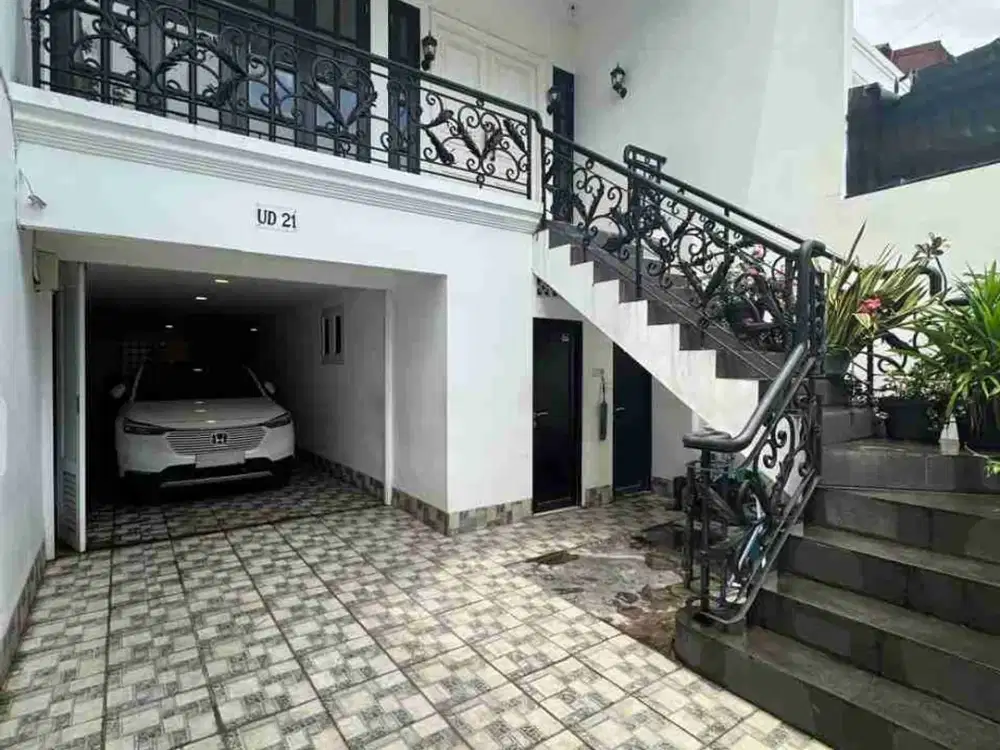 Rumah Asri Siap Huni di Pondok Indah Jakarta Selatan