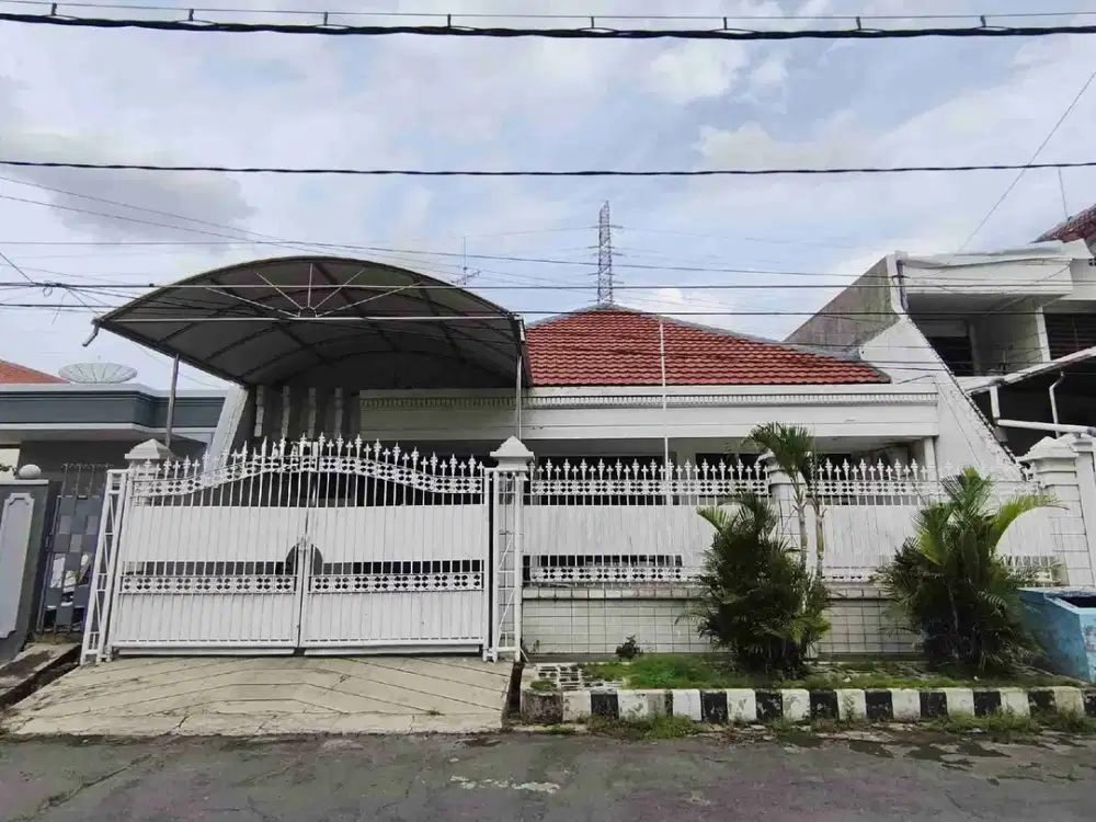 Dijual Cepat Rumah Hitung Tanah di Dharmahusada Indah Surabaya