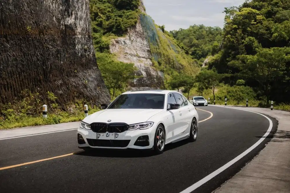 BMW G20 330i Tahun 2019