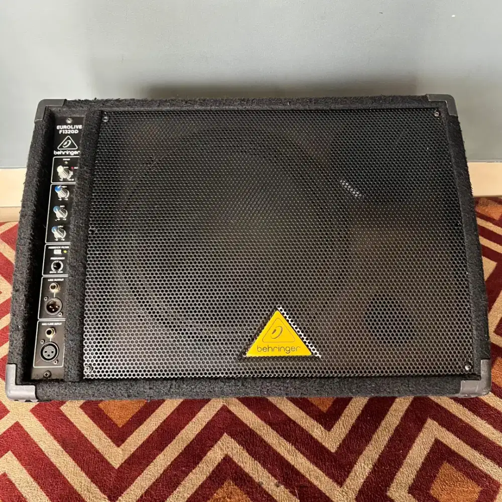 Active Floor Monitor Speaker
Behringer F1320D