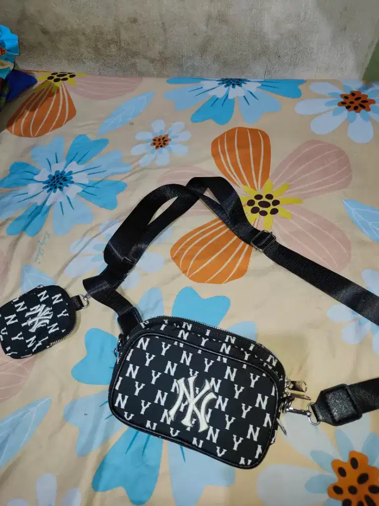 Tas Selempang MLB NY Monogram