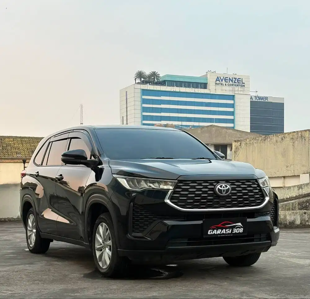 Toyota Kijang Innova Zenix 2.0 V CVT AT Bensin Non Hybrid 2024 Hitam