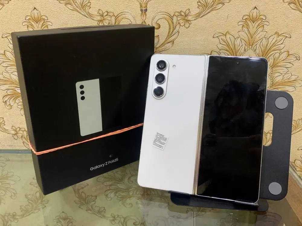 Second Like New Samsung Galaxy Z Fold 5 12/256 Resmi Sein