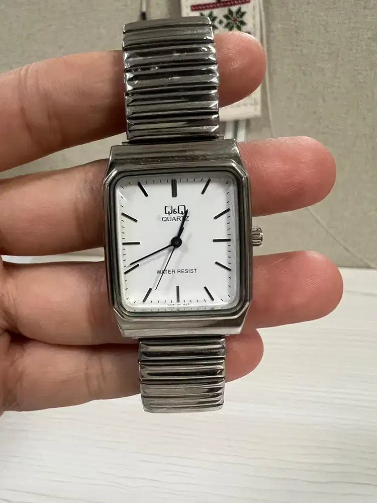 Jam Tangan Wanita Q&Q Quartz