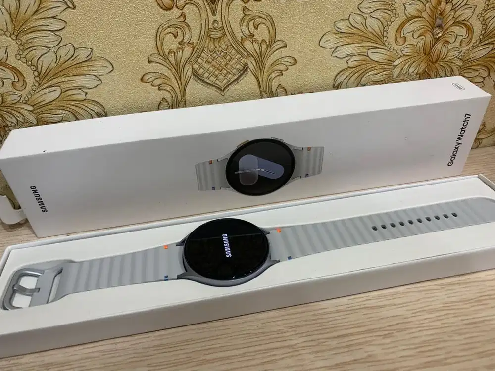 Second Like New Samsung Galaxy Watch Seri 7 44MM