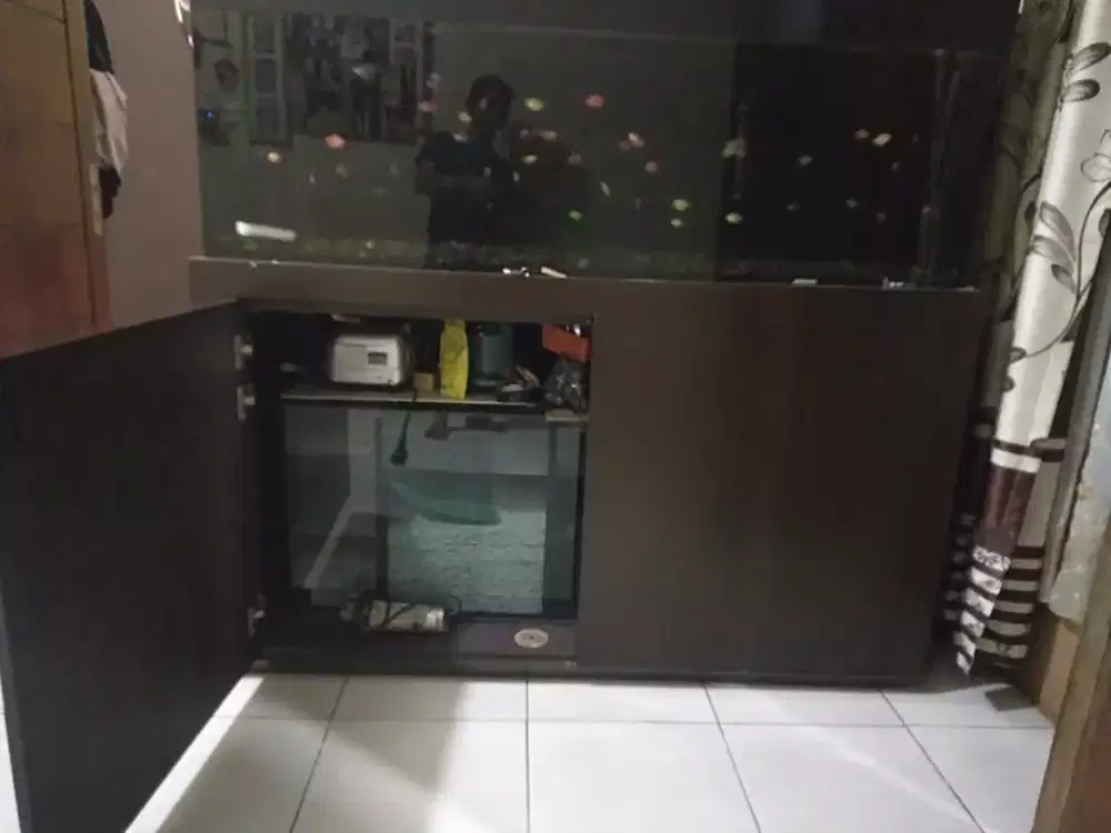Jual aquarium ukuran besar