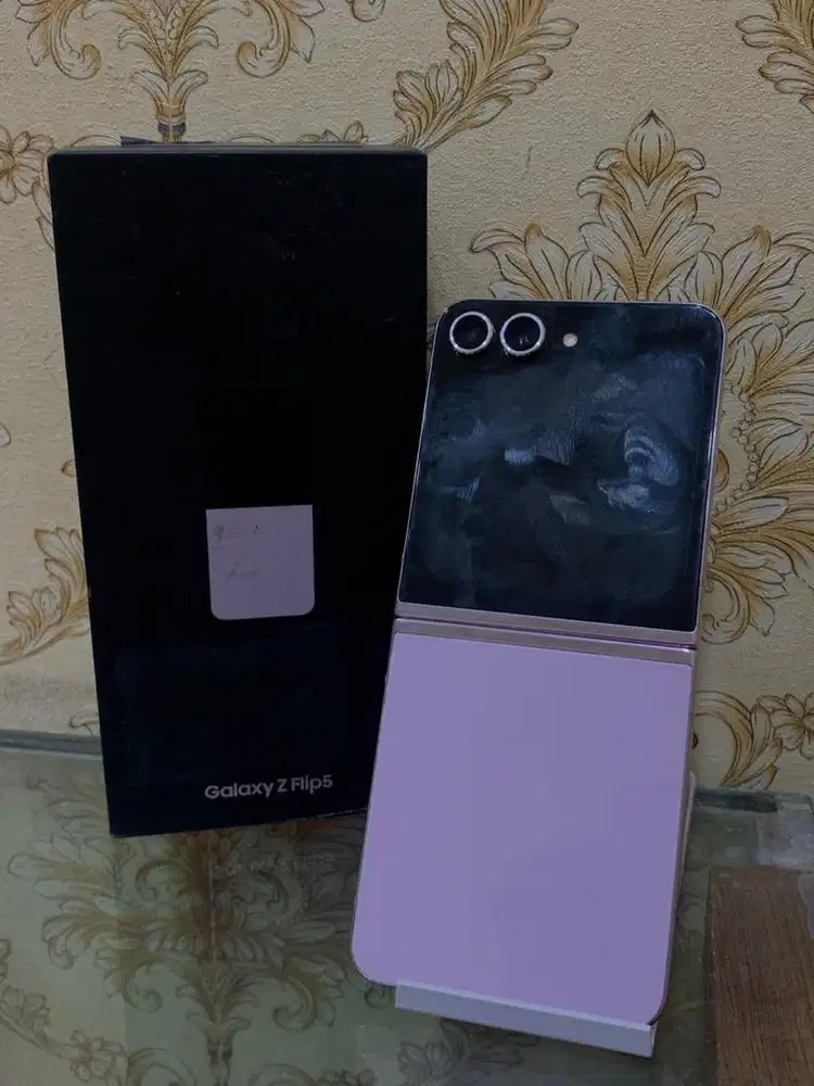 Second Like New Samsung Galaxy Z Flip5 8/256