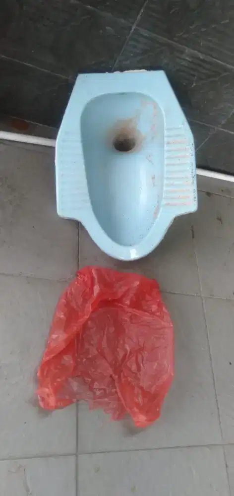 Di jual laku brp jongkokan WC murah meriah buruan tingal pakai