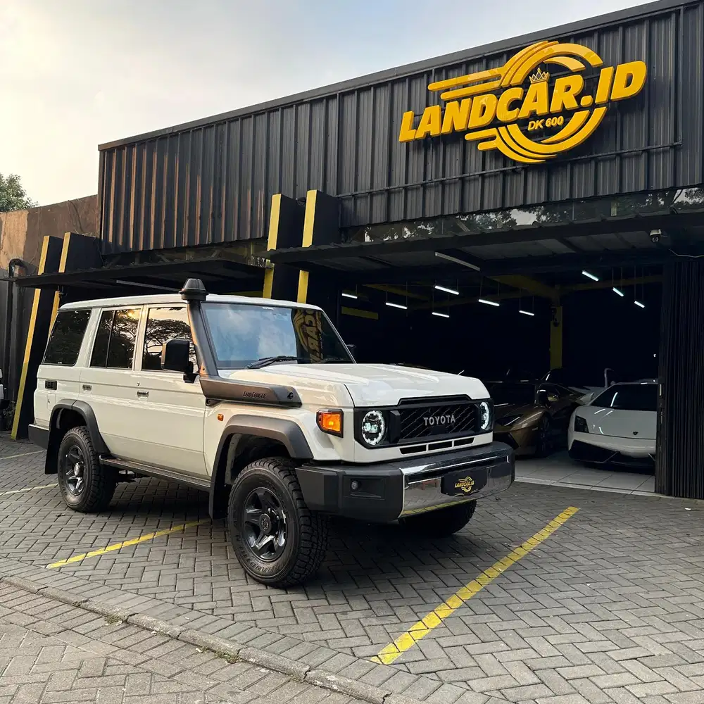 Toyota Land Cruiser 70 Series LX 2.8 AT 2024