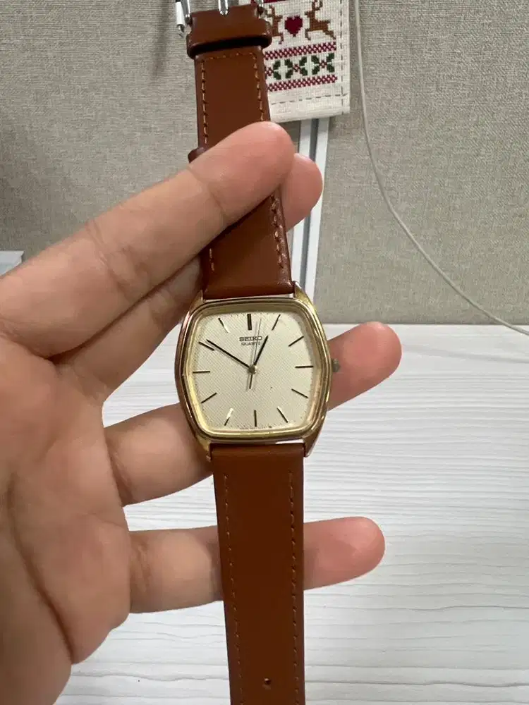 Jam Tangan Wanita Seiko Quartz Brown