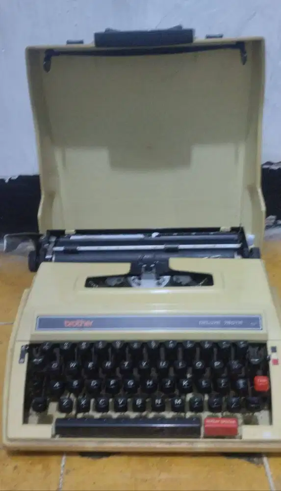 Mesin Tik Manual brother Deluxe 760TR