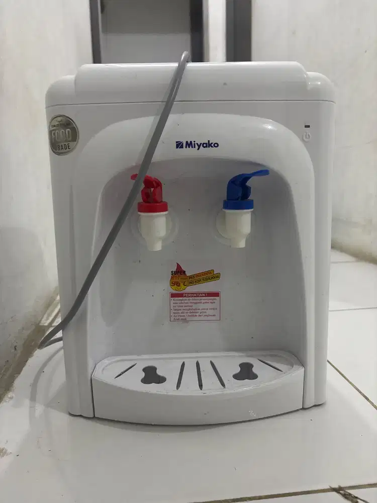 Dispenser merek miyako dan baru di gunakan 2 bulanan