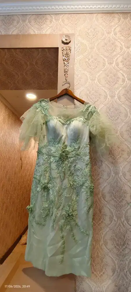 Dress Pesta Elegan Warna Mint – Kondisi Sangat Baik