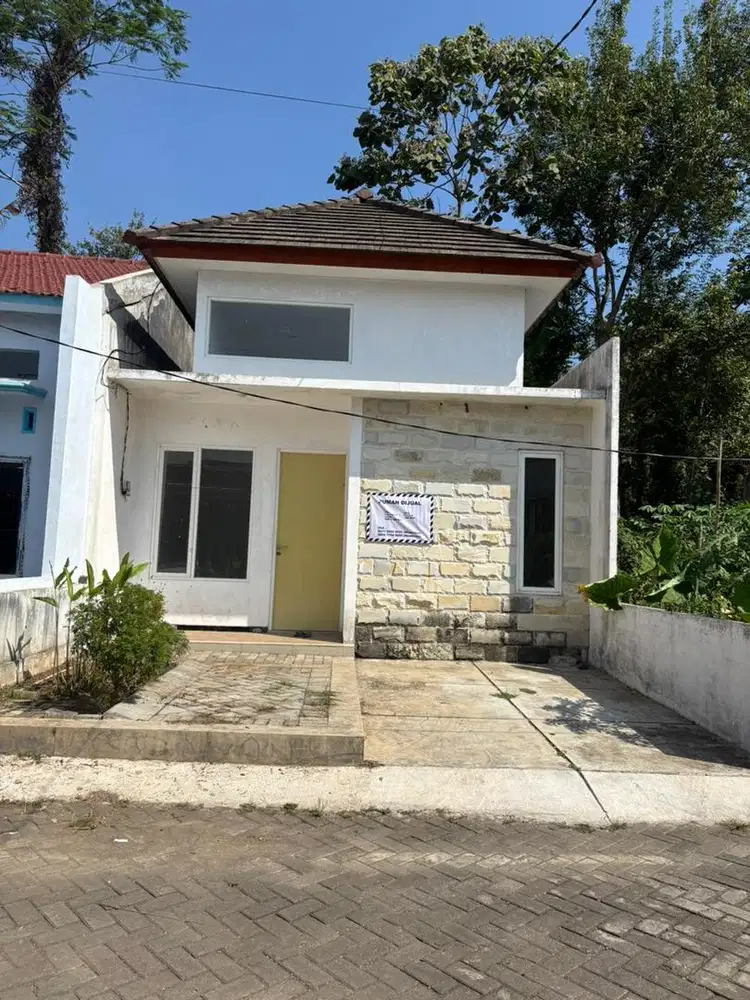 Rumah belakang Pabrik Gula Kebonagung