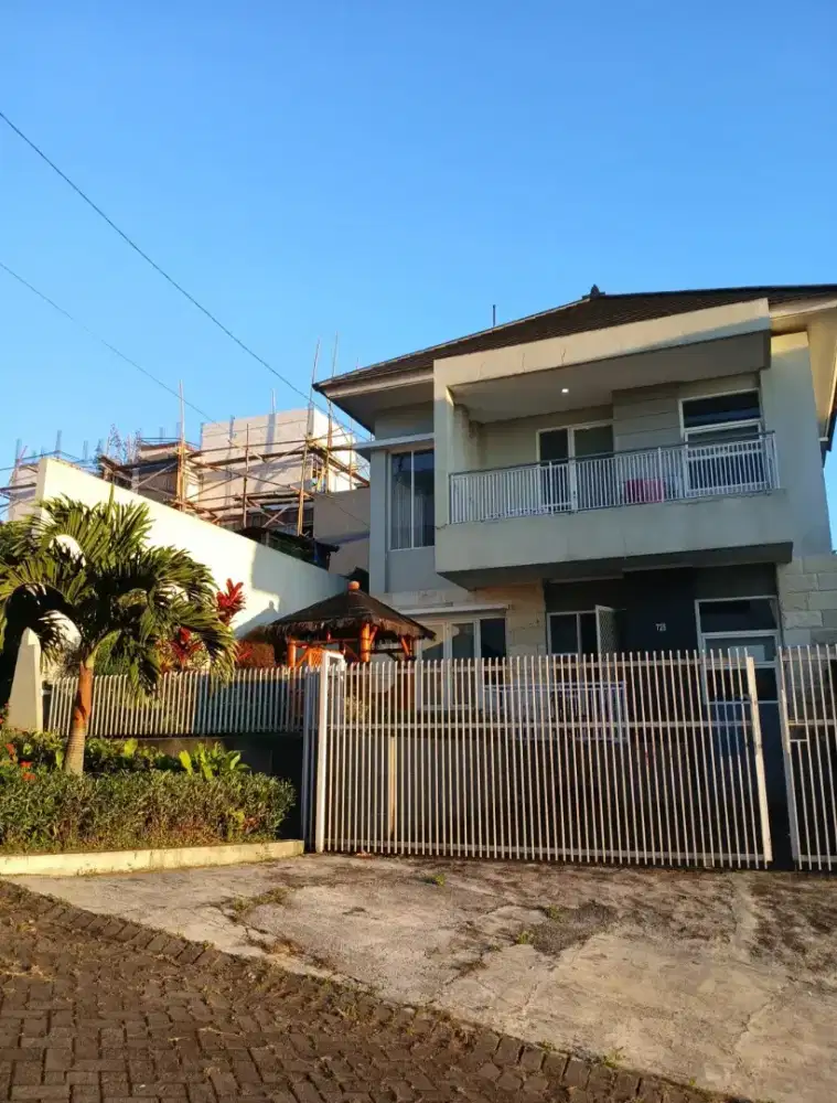Rumah Villa Mewah di Panderman Hill Dekat Hotel Golden Tulip