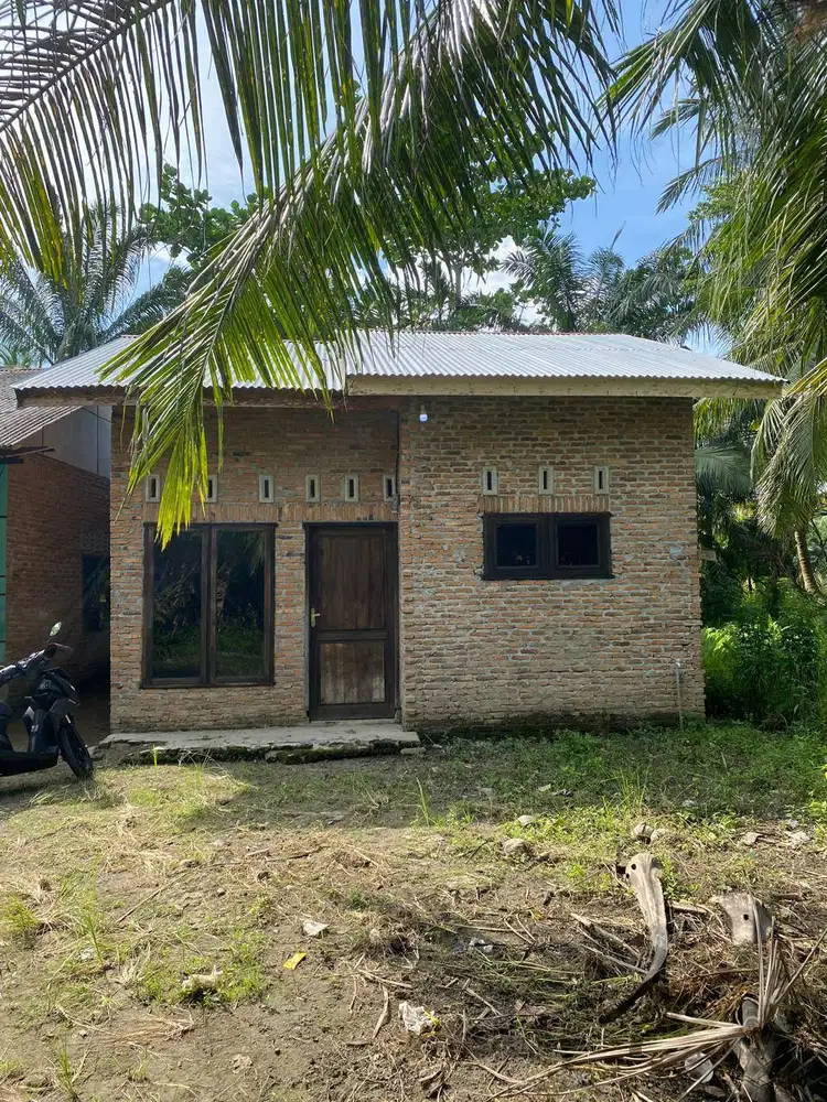 Dijual Rumah Nyaman & Tanah Luas 240 m2 di Jalan Reba, Klumpang.