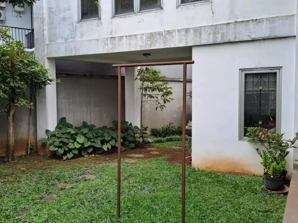 Dijual Rumah Hadap Selatan Lokasi Strategis  Cluster di Modernland Tangerang