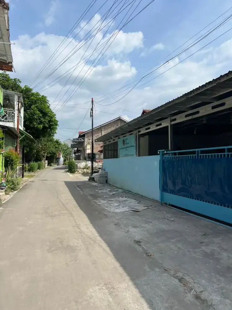 Rumah luas depan jalan aspal desa Pangkah dekat jalan raya Pangkah