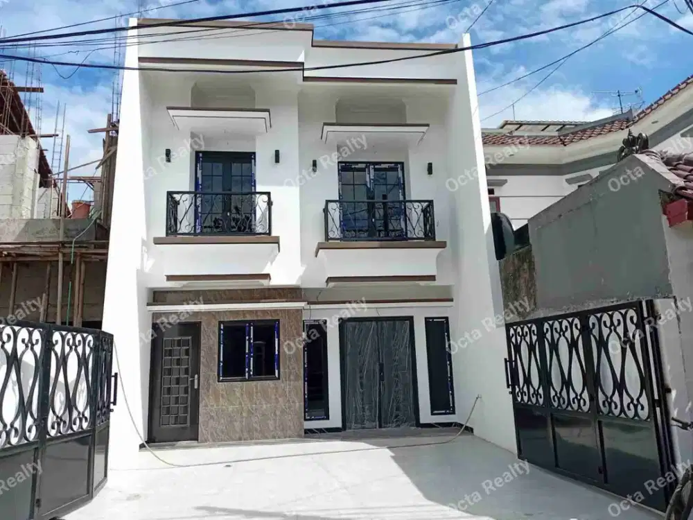 Dijual Rumah 2.5 Lantai Nyaman Dan Siap Huni Di Duren Sawit Jakarta Timur