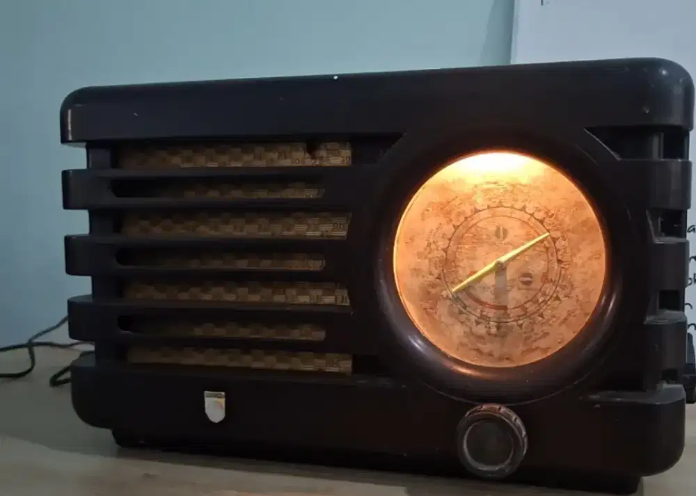 Radio antik radio kompas thn1940an