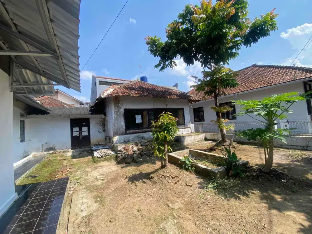 Rumah Kuningan kota dekat masjid agung