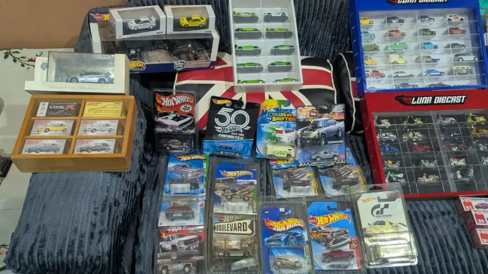 Edisi Pensiun Hotwheels - Jada - Tomica - Tarmac