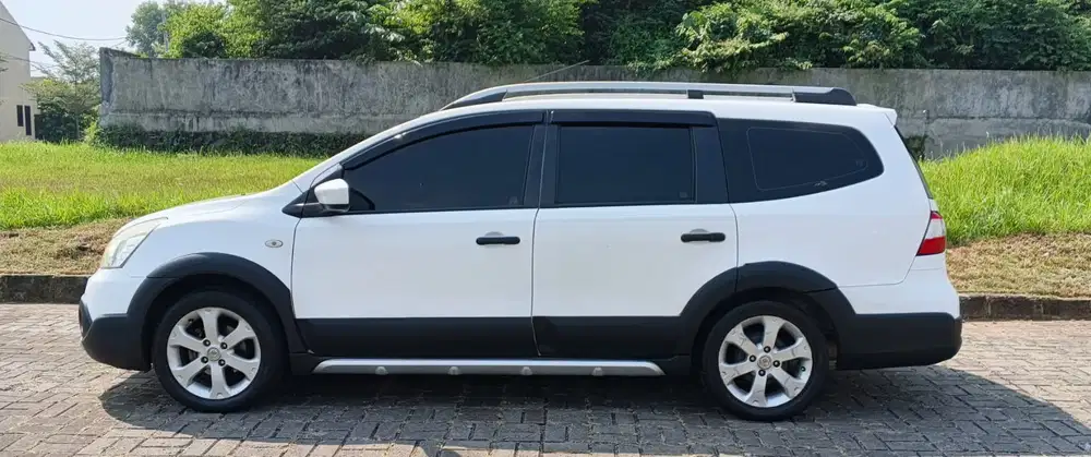 Jual Cepat Nissan Livina 2015 ss komplit. Plat B