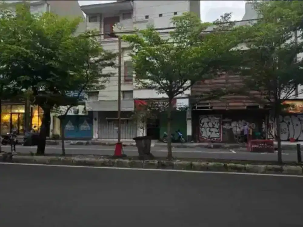 Dijual Cepat Ruko Siap Huni,Strategis 4 Lantai Lokasi Laweyan, Solo Luas 80m2 Bu!!