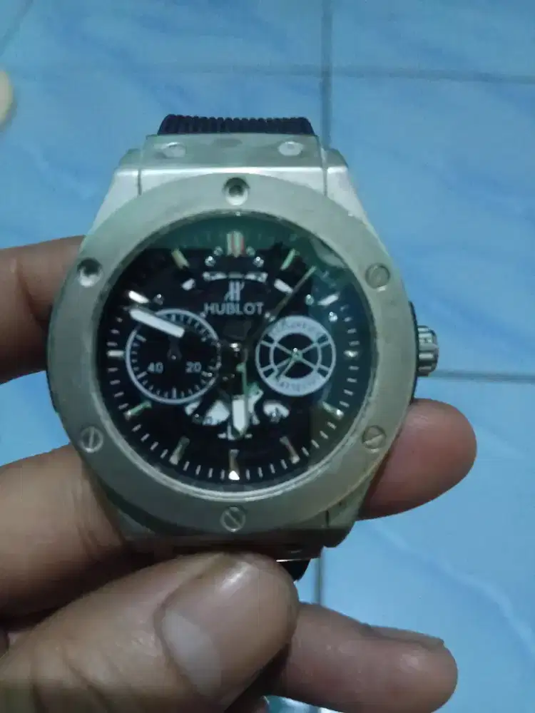 Jam tangan pria