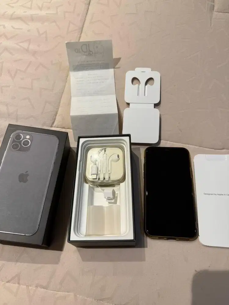 Dijual segera iphone 11Pro 256GB komplit ibox mulus
