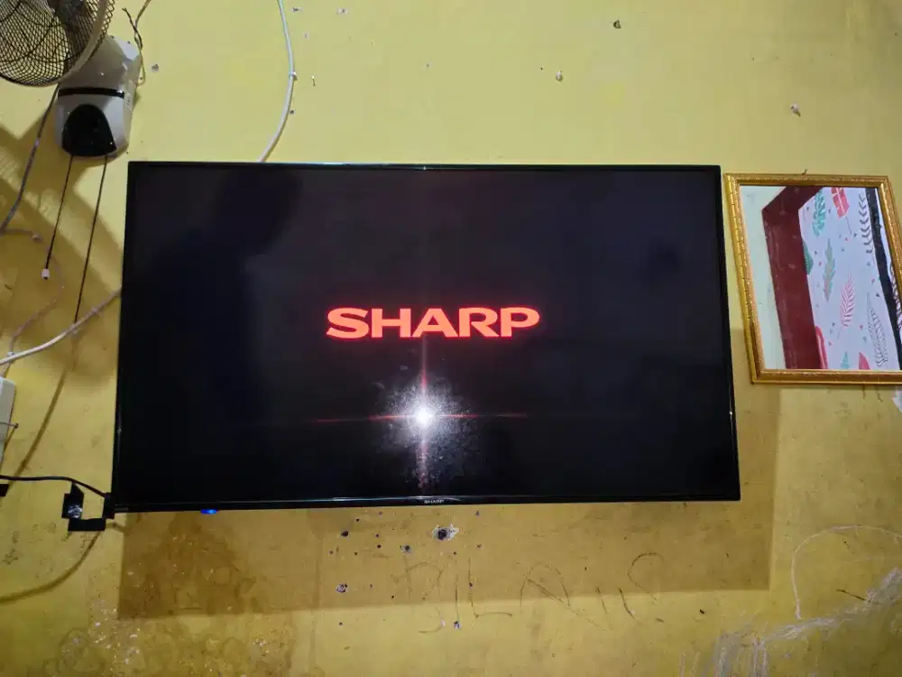 SMART TV MERK SHARP 45 INCH