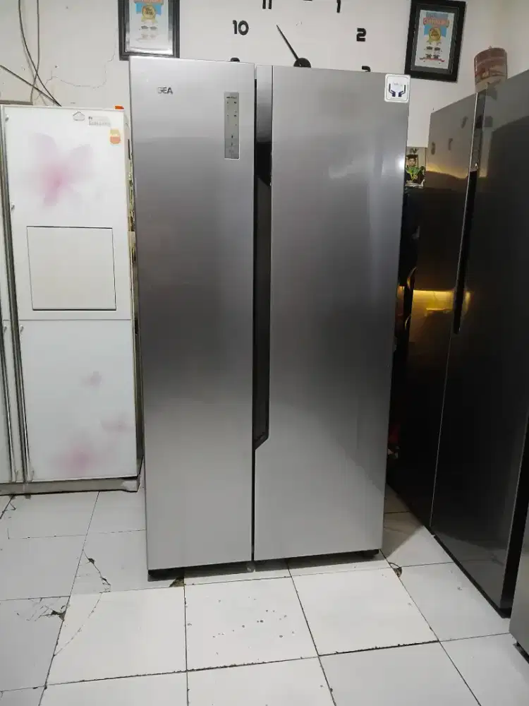 Dijual kulkas side by side gea kondisi mulus