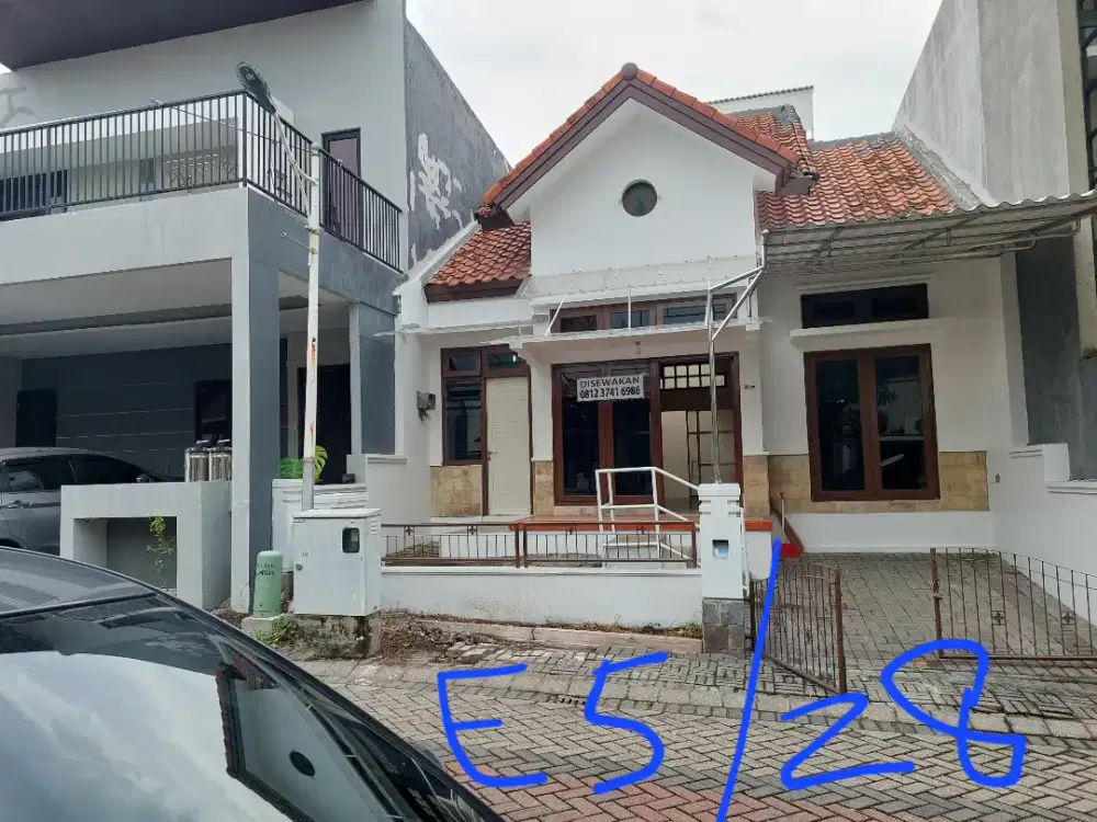 Sewakan rumah, di Taman Gapura E5/28, Citraland , Surabaya barat