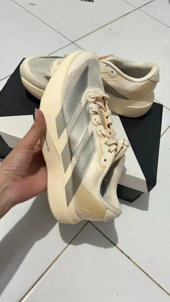 Masih mulus . Tidak pernah dipakai !!! Harga baru di 2,5jt . 1,5 nego