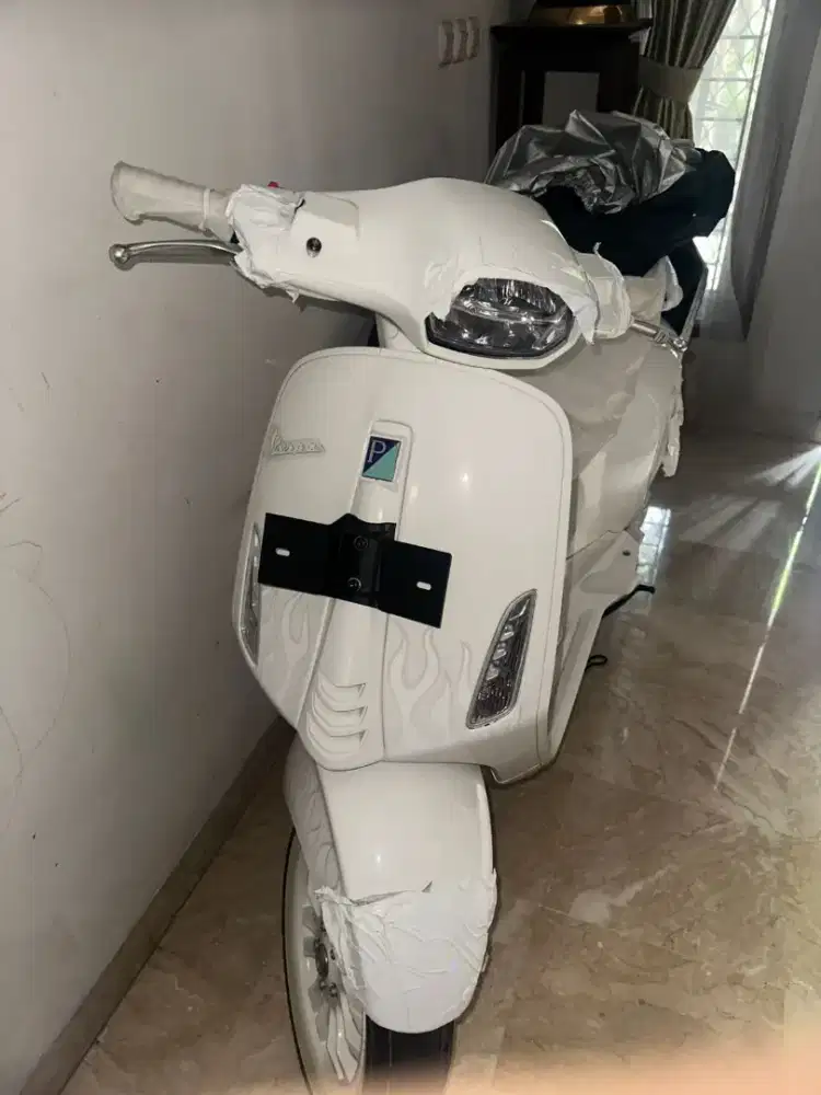 Dijual cepat!! Vespa sprint 2022 edisi Justin Bieber Full Plastikan
